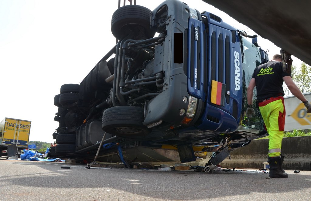 VU LKW umgestuerzt A 3 Rich Oberhausen Hoehe AS Koeln Koenigsforst P302.JPG - Miklos Laubert